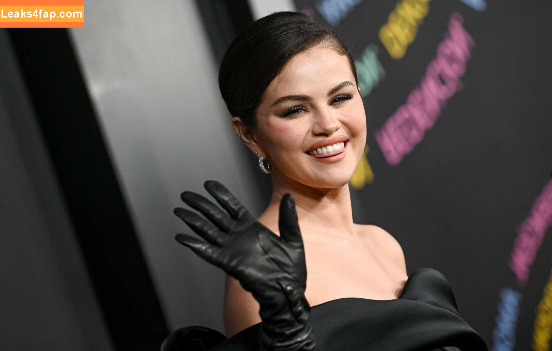 Selena Gomez / Selena / https: / selena.gomez / selenagomez leaked photo photo #6925