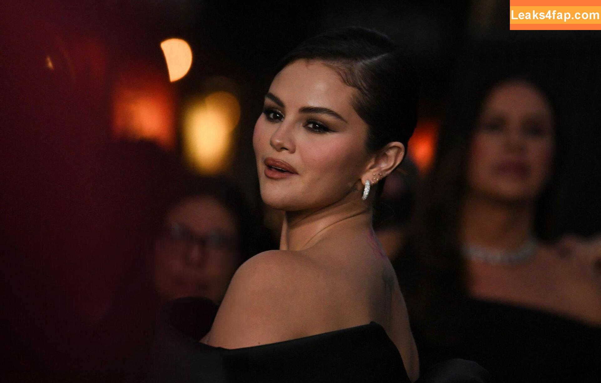 Selena Gomez / Selena / https: / selena.gomez / selenagomez leaked photo photo #6927