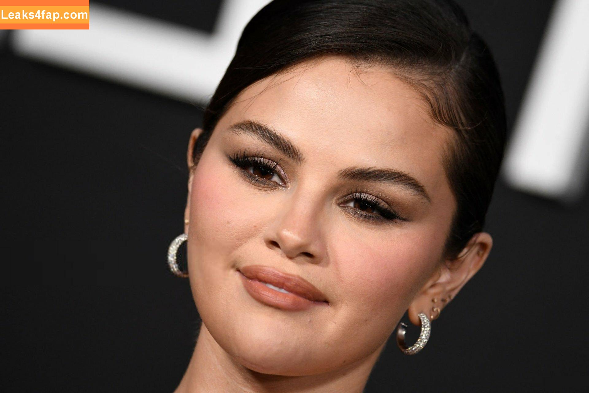 Selena Gomez / Selena / https: / selena.gomez / selenagomez leaked photo photo #6931