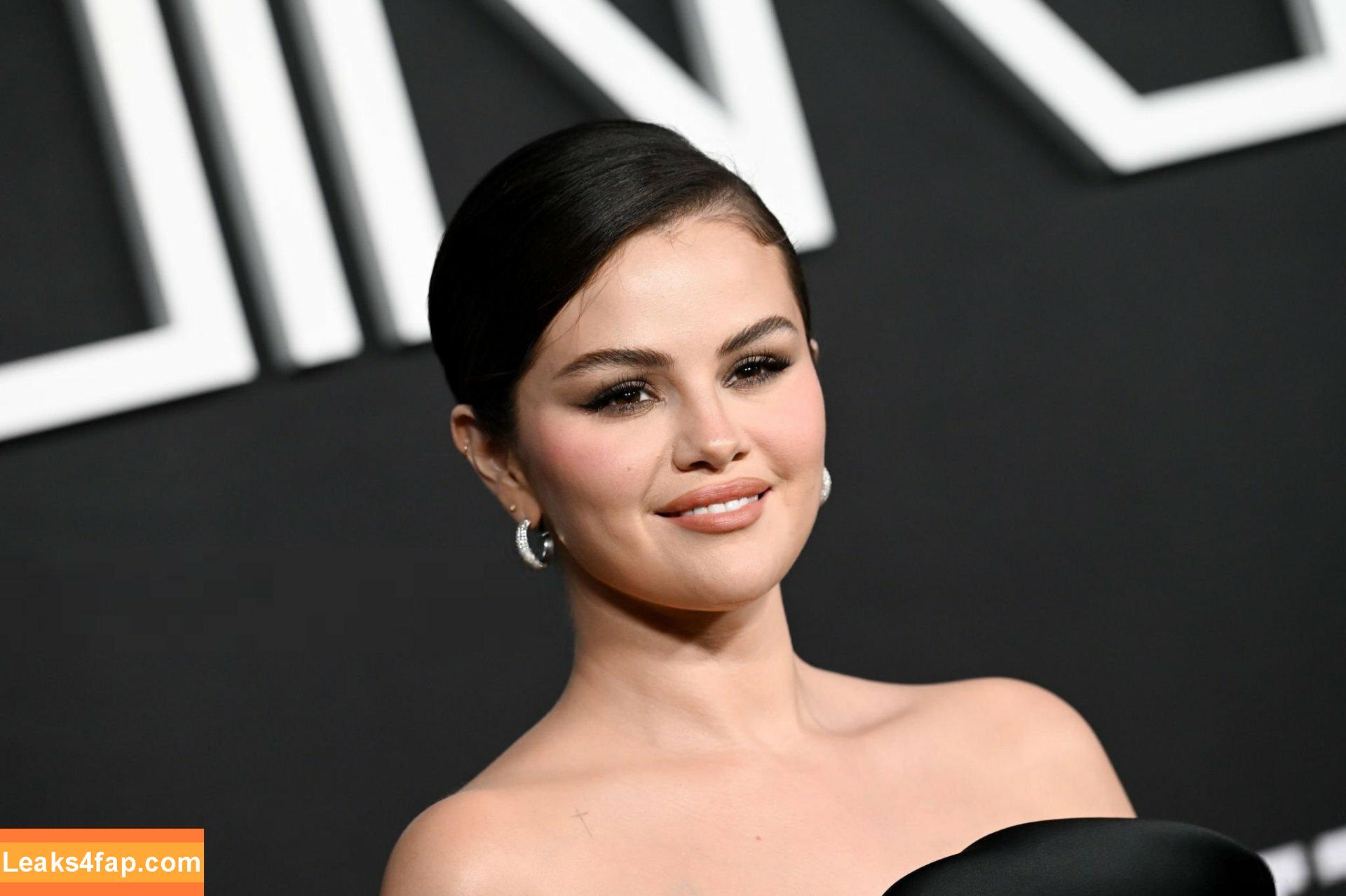 Selena Gomez / Selena / https: / selena.gomez / selenagomez leaked photo photo #6939