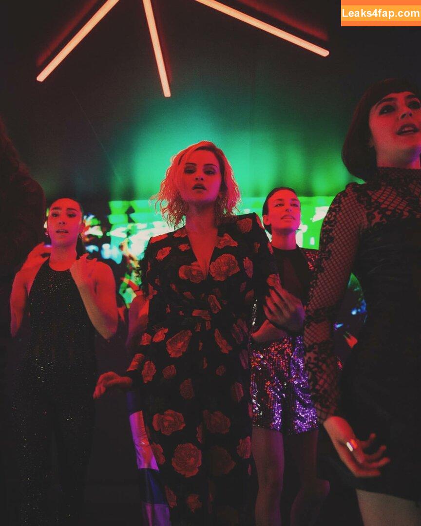 Selena Gomez / Selena / https: / selena.gomez / selenagomez leaked photo photo #6947