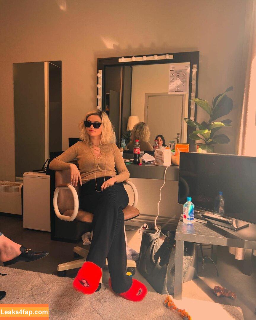Selena Gomez / Selena / https: / selena.gomez / selenagomez leaked photo photo #6948