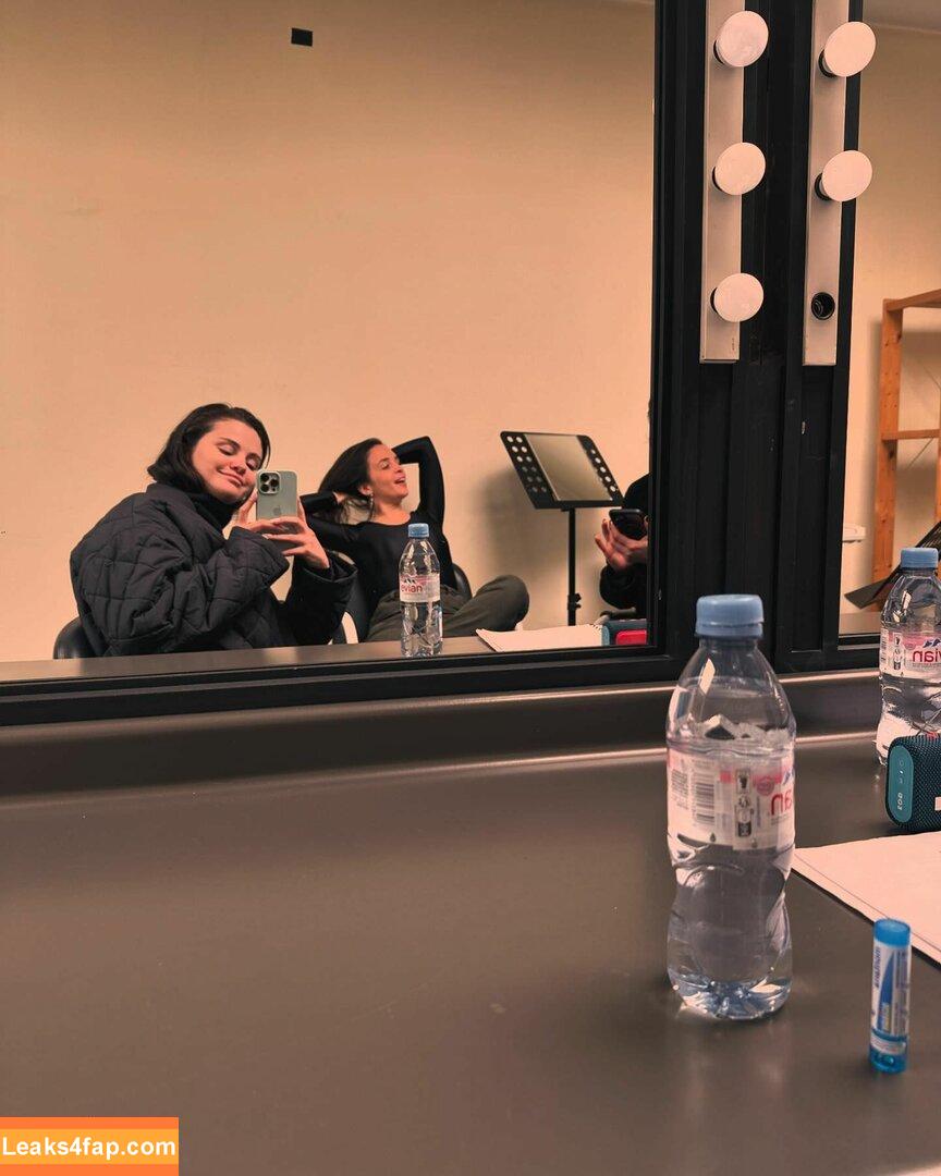 Selena Gomez / Selena / https: / selena.gomez / selenagomez leaked photo photo #6951