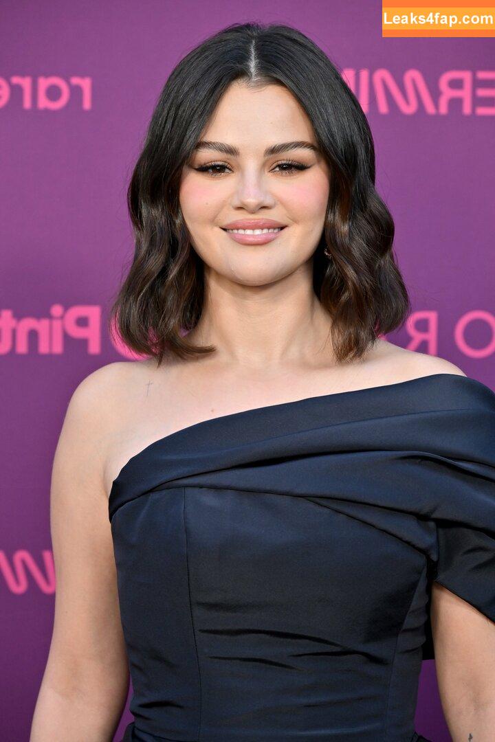 Selena Gomez / Selena / https: / selena.gomez / selenagomez leaked photo photo #6983