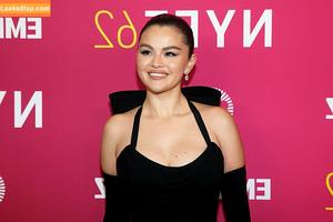 Selena Gomez photo #6039