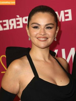 Selena Gomez photo #6062
