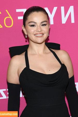 Selena Gomez photo #6067