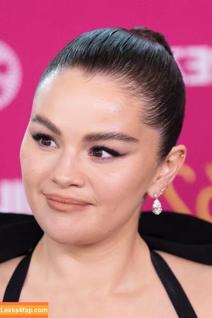 Selena Gomez photo #6080