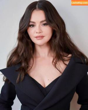 Selena Gomez photo #6110