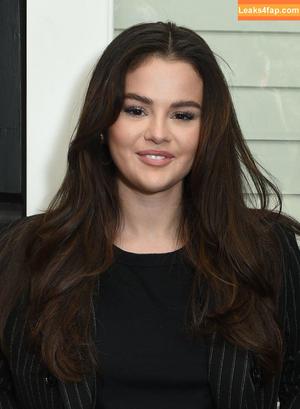 Selena Gomez photo #6115