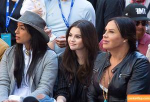 Selena Gomez photo #6121