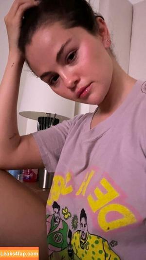 Selena Gomez photo #6123