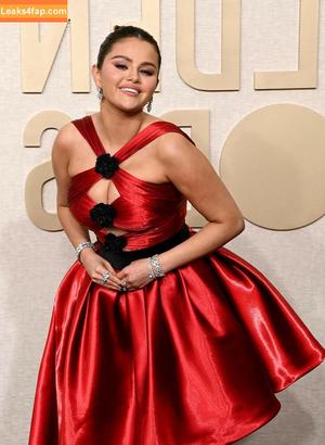 Selena Gomez photo #6145