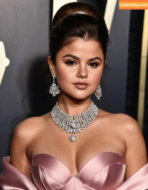 Selena Gomez photo #6281