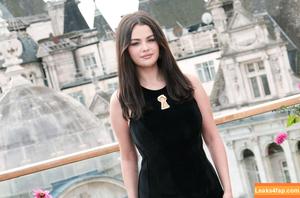 Selena Gomez photo #6298