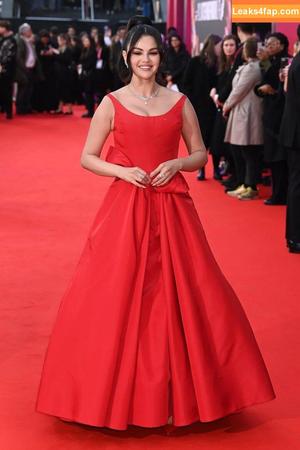 Selena Gomez photo #6368