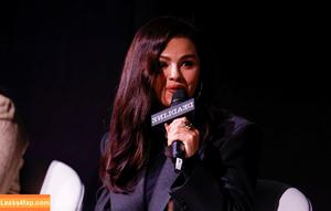 Selena Gomez photo #6427