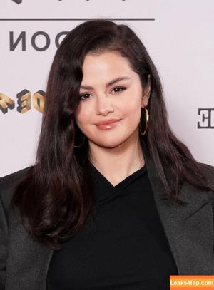 Selena Gomez photo #6430
