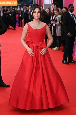 Selena Gomez photo #6438