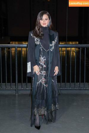 Selena Gomez photo #6457