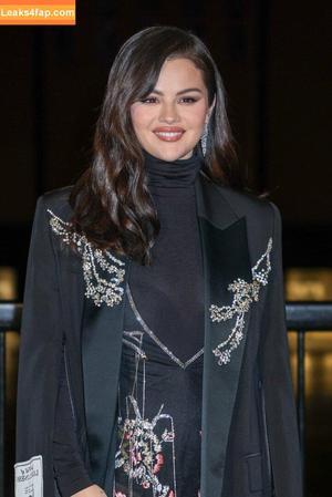 Selena Gomez photo #6458