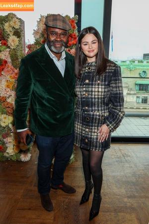 Selena Gomez photo #6518