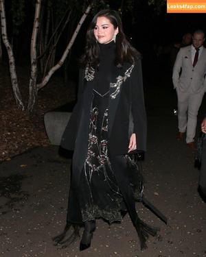 Selena Gomez photo #6524