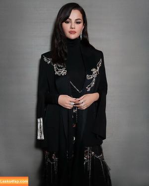 Selena Gomez photo #6525