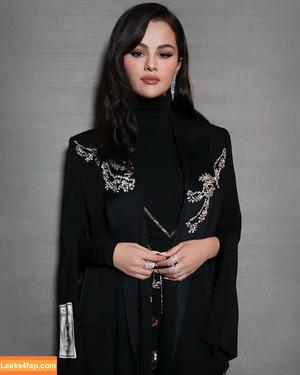 Selena Gomez photo #6528