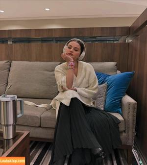 Selena Gomez photo #6561