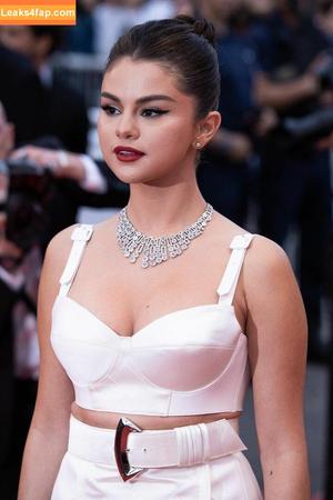 Selena Gomez photo #6597