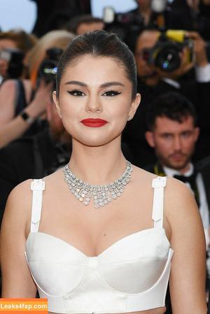 Selena Gomez photo #6601