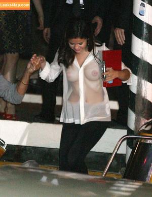 Selena Gomez photo #6618