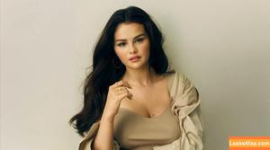 Selena Gomez photo #6760