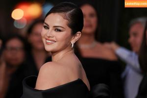 Selena Gomez photo #6902