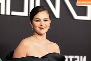 Selena Gomez photo #6940