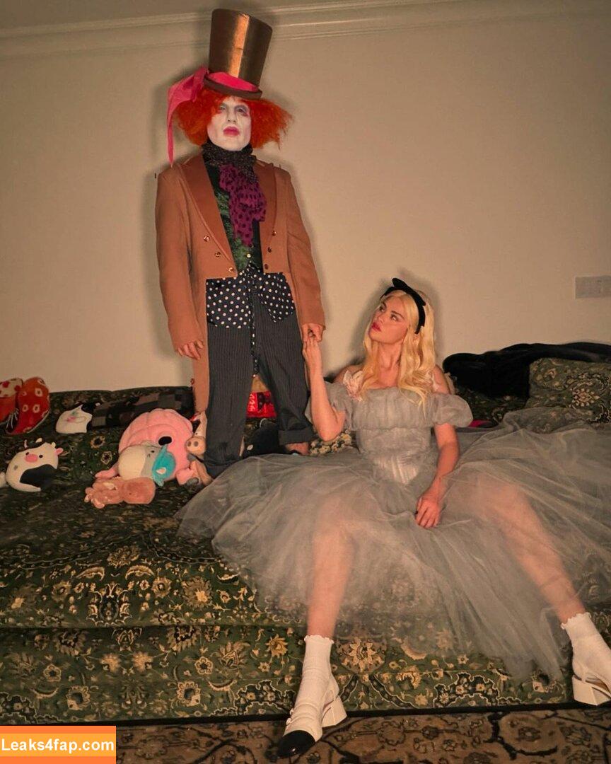 Selena Gomez / Selena / https: / selena.gomez / selenagomez leaked photo photo #7035