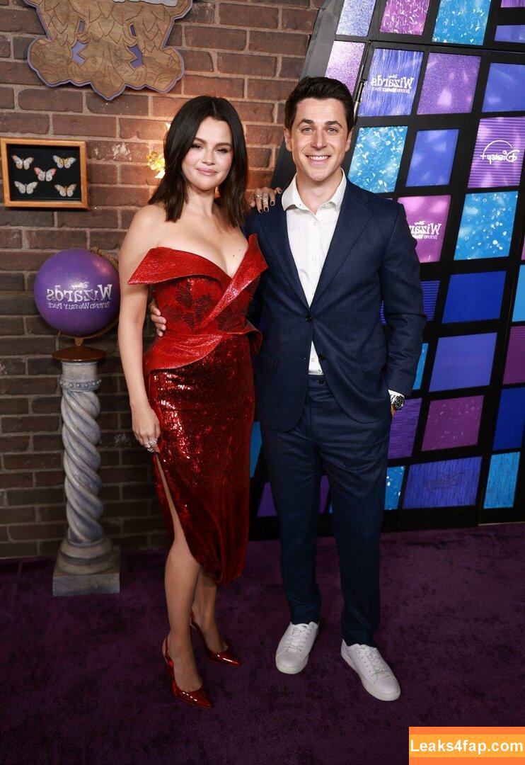 Selena Gomez / Selena / https: / selena.gomez / selenagomez leaked photo photo #7100