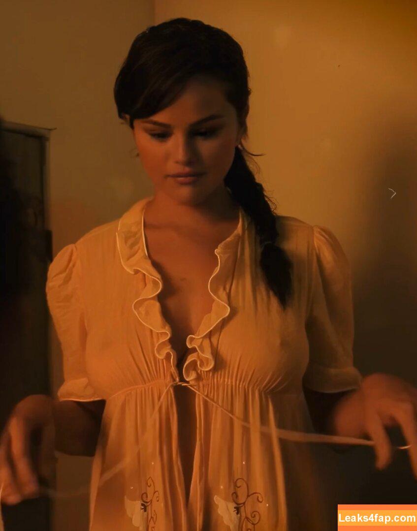 Selena Gomez / Selena / https: / selena.gomez / selenagomez leaked photo photo #7110