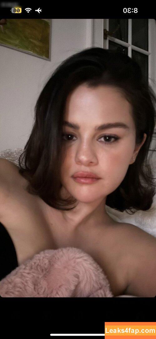Selena Gomez / Selena / https: / selenagomez leaked photo photo #7436