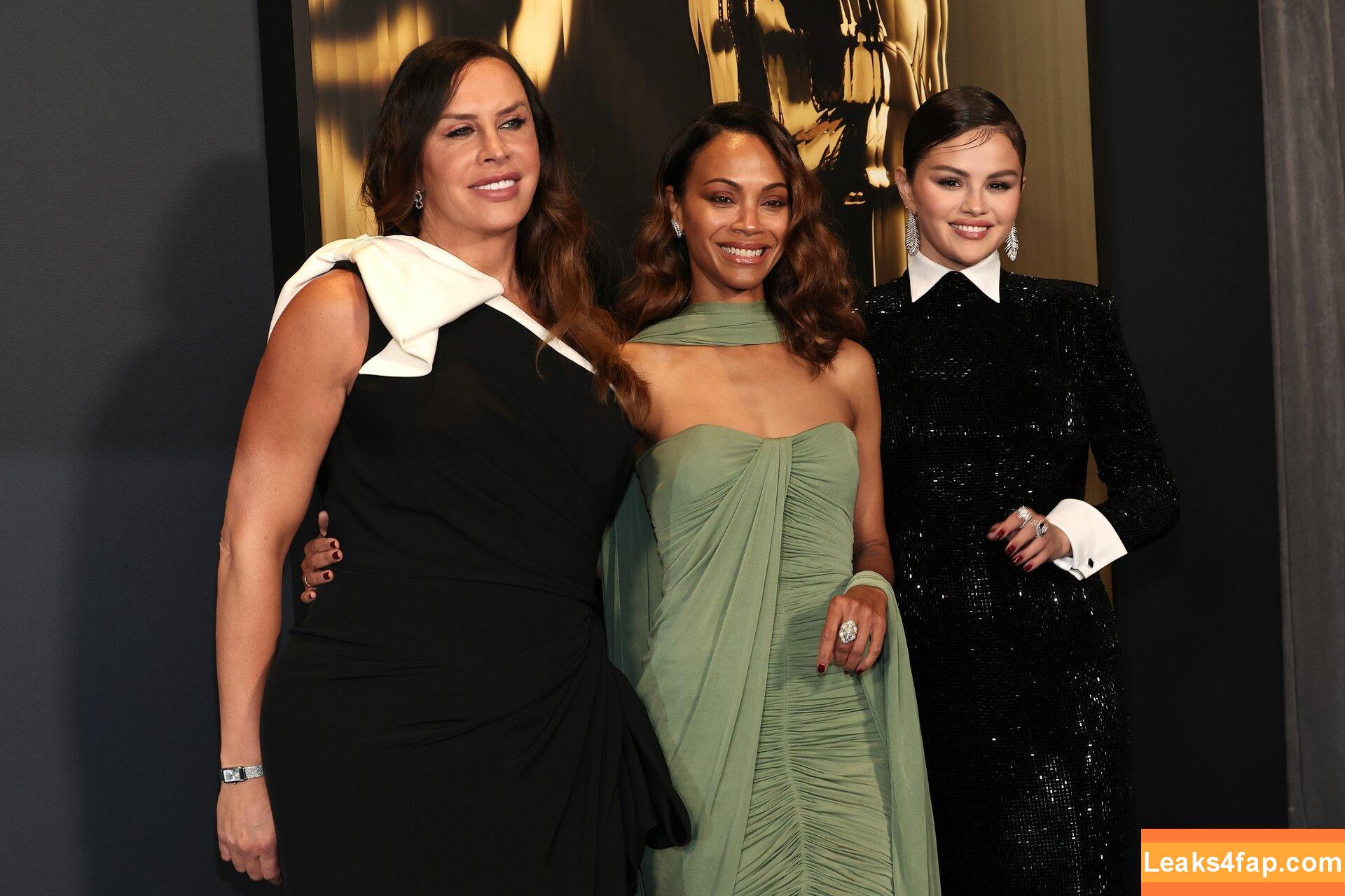 Selena Gomez / Selena / https: / selenagomez leaked photo photo #7504