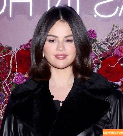 Selena Gomez / Selena / https: / selenagomez leaked photo photo #7510