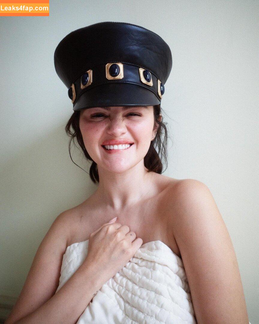 Selena Gomez / Selena / https: / selenagomez leaked photo photo #7532
