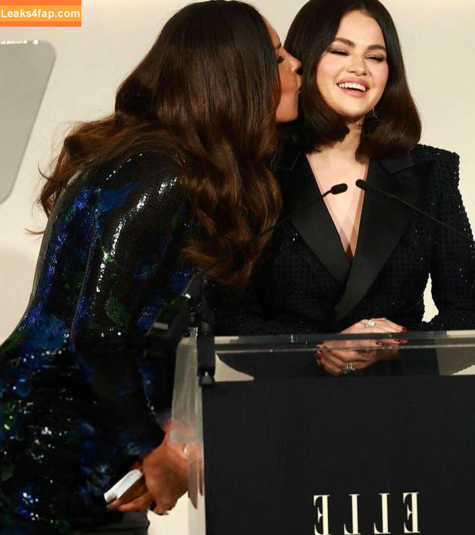 Selena Gomez / Selena / https: / selenagomez leaked photo photo #7538