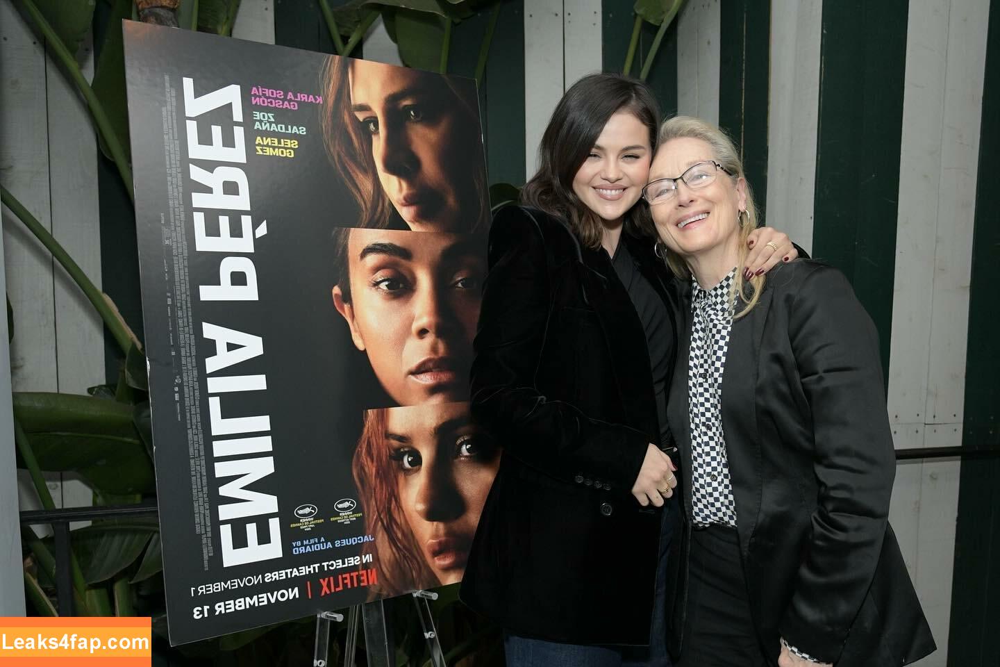 Selena Gomez / Selena / https: / selenagomez leaked photo photo #7554