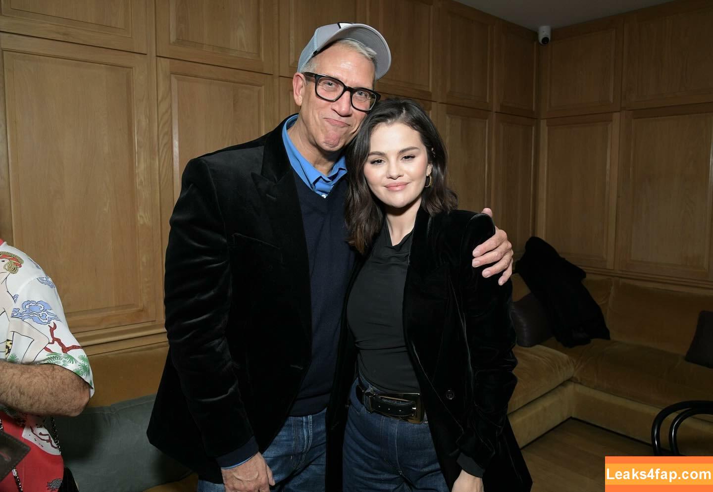 Selena Gomez / Selena / https: / selenagomez leaked photo photo #7557