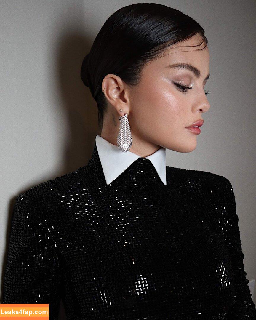 Selena Gomez / Selena / https: / selenagomez leaked photo photo #7567