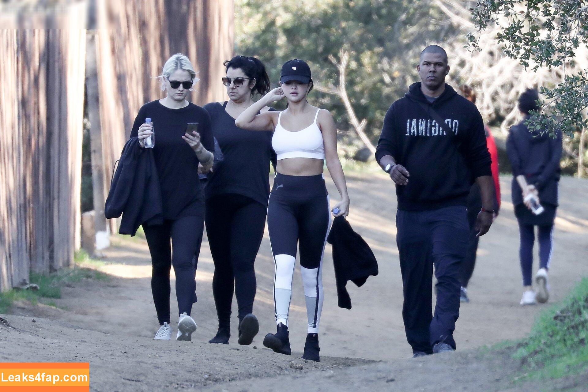 Selena Gomez / selena.gomez / selenagomez слитое фото фото #7649