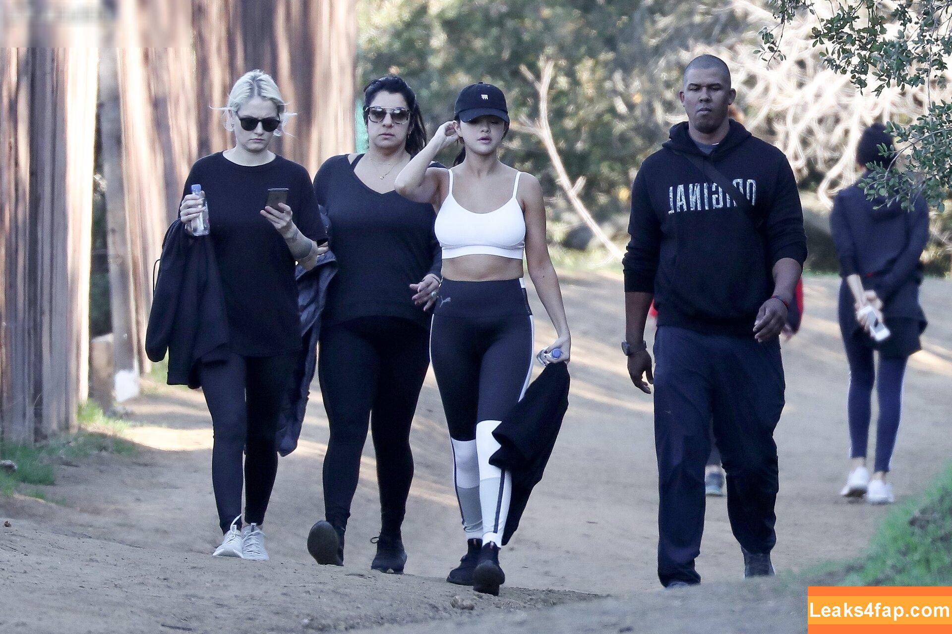 Selena Gomez / selena.gomez / selenagomez слитое фото фото #7653