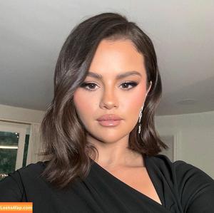 Selena Gomez photo #7204